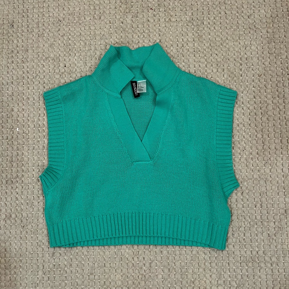 H & M sweater vest